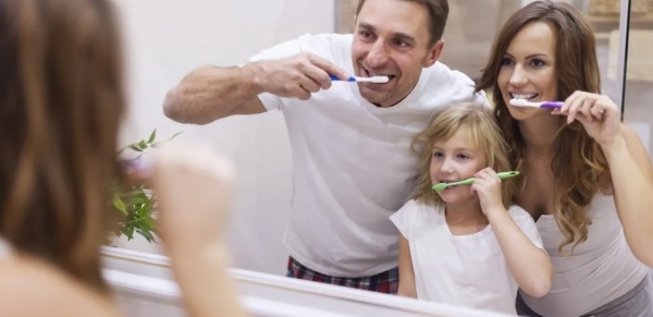 平时刷牙，用热水还是凉水呢？